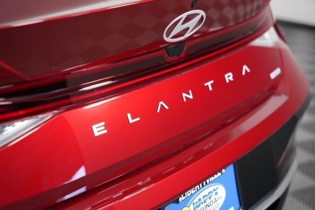 2025 Hyundai Elantra Limited - Photo 39