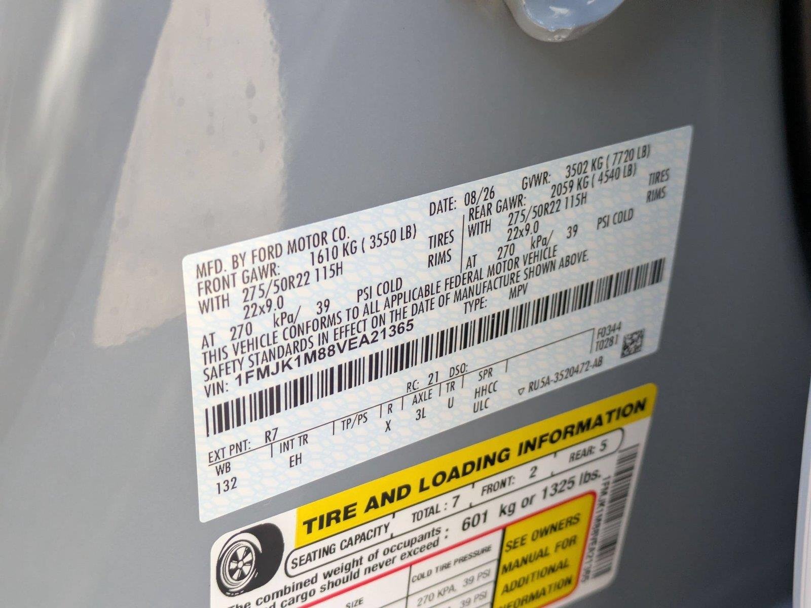 New 2027 Glacier Gray Metallic Tri-Coat Ford MAX Platinum image 39