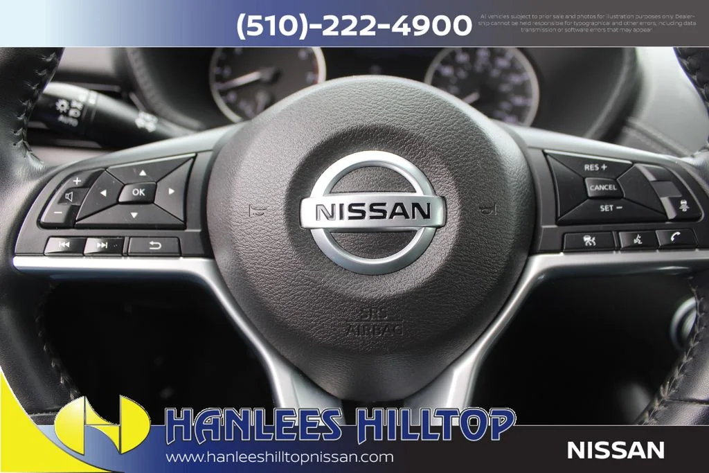 Used 2020 Blue Nissan SV image 25