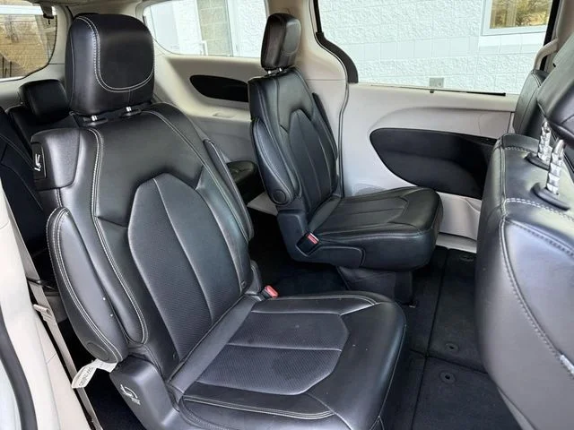 Used 2024 White Chrysler Touring L image 35