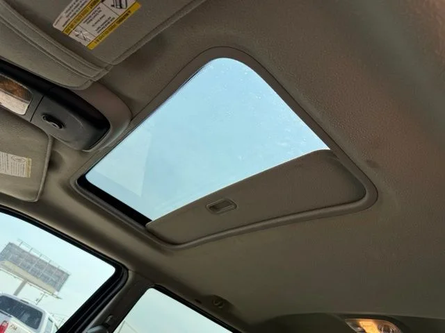 Used 2005 Black Clearcoat Ford Adrenalin image 28