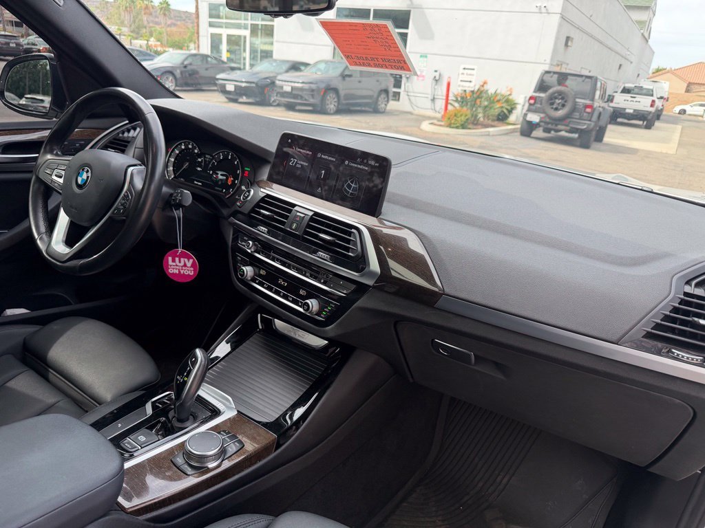 Used 2019 White BMW sDrive30i image 17