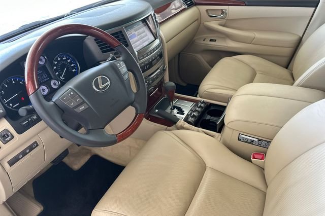 Used 2011 White Lexus 570 image 11