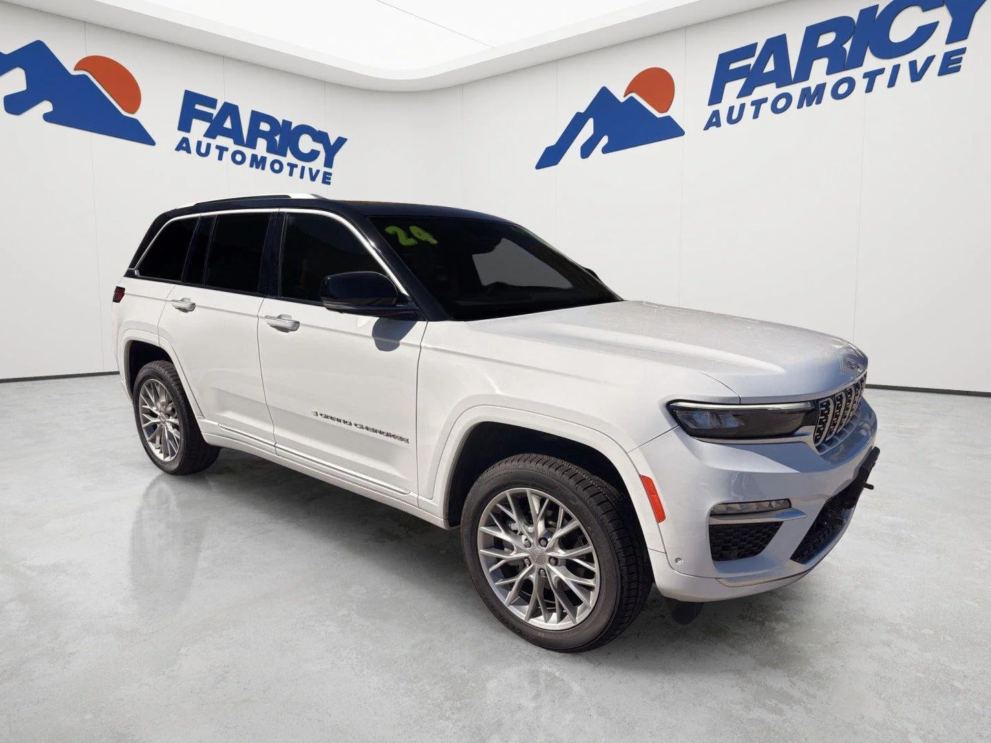 Used 2024 Bright White Clearcoat Jeep Summit image 7