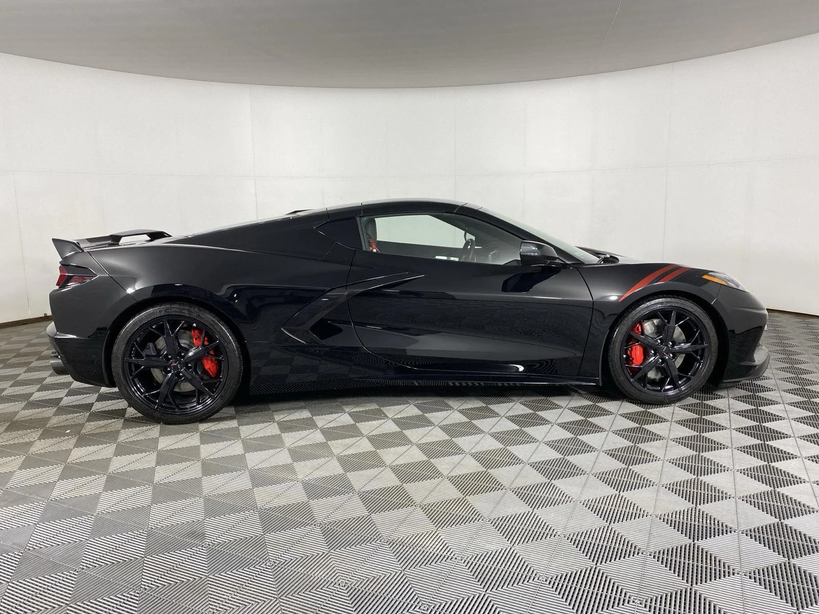 Used 2020 BLACK Chevrolet 2LT image 8