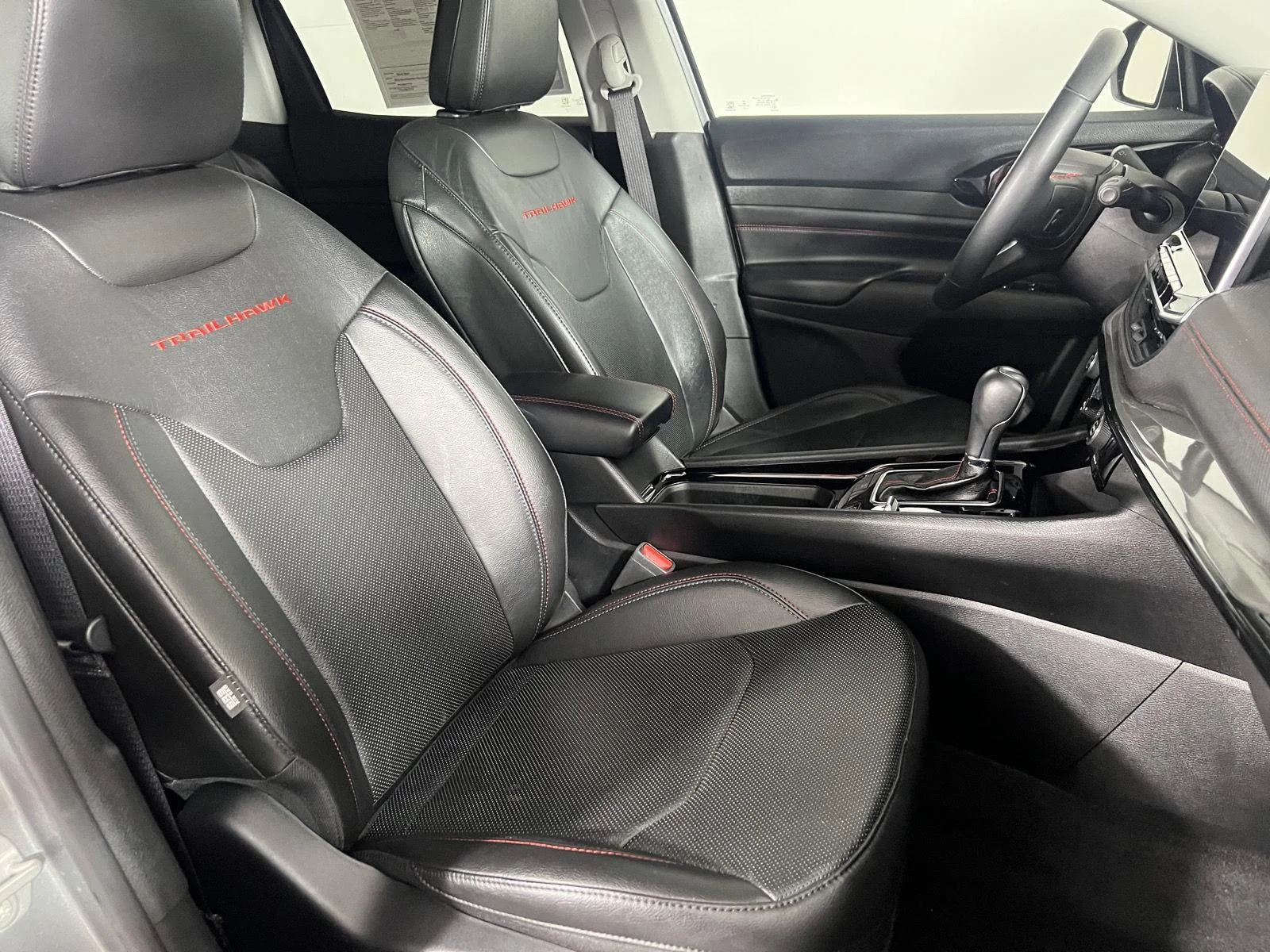Used 2022  Jeep Trailhawk image 22