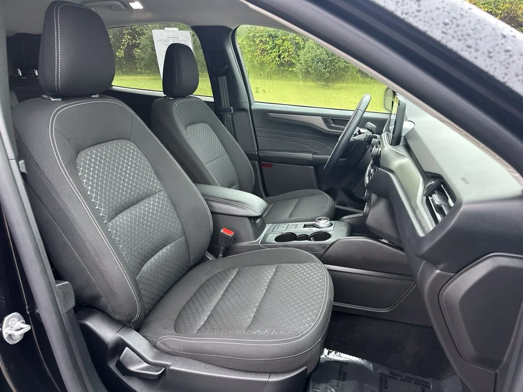 Used 2024 Black Metallic Ford Active image 22