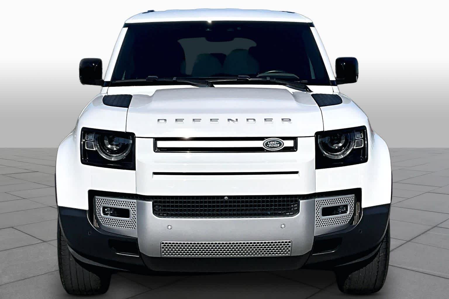 Used 2023 Fuji White Land Rover S image 3