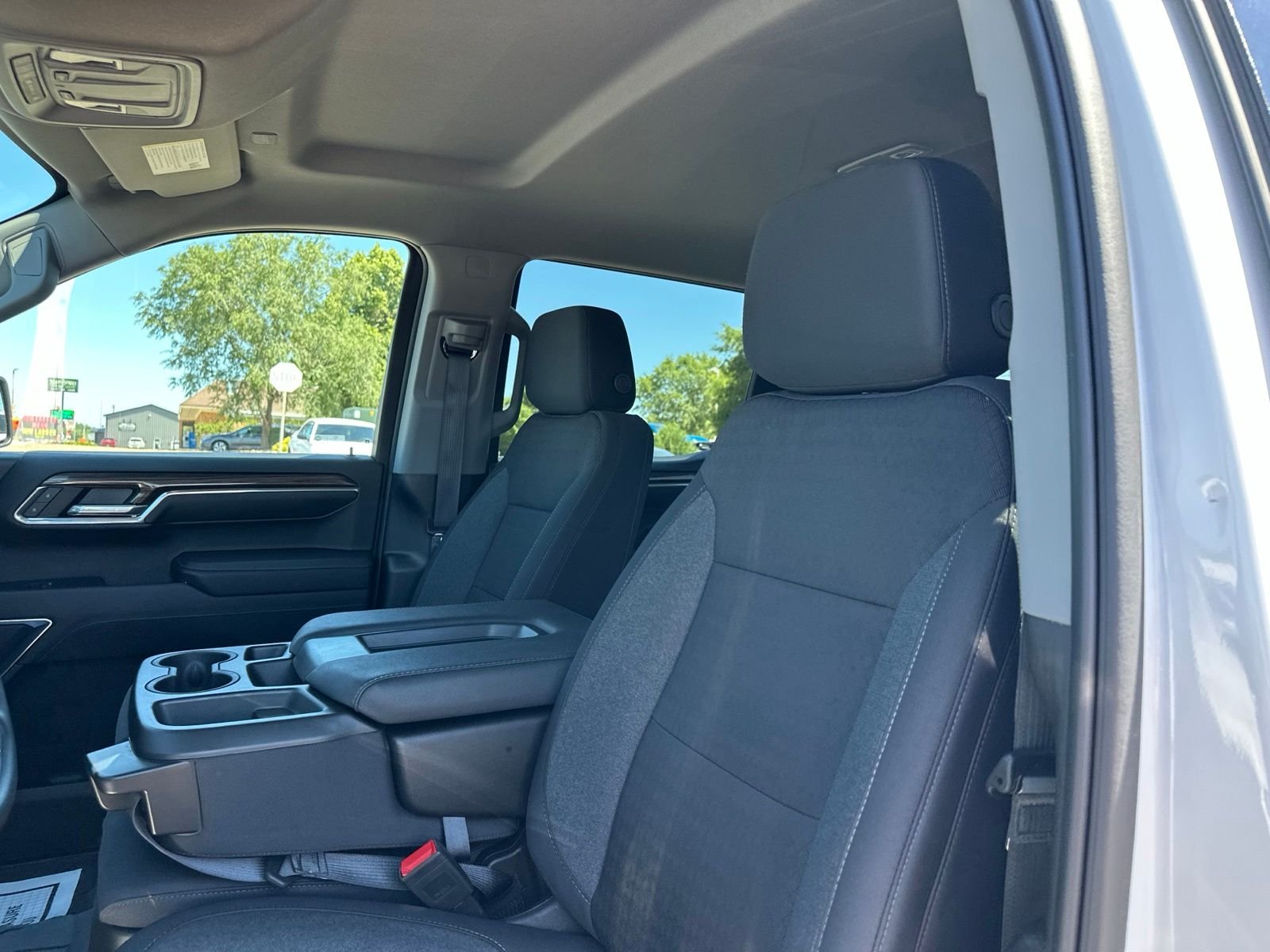 Used 2024 White Chevrolet LT image 12