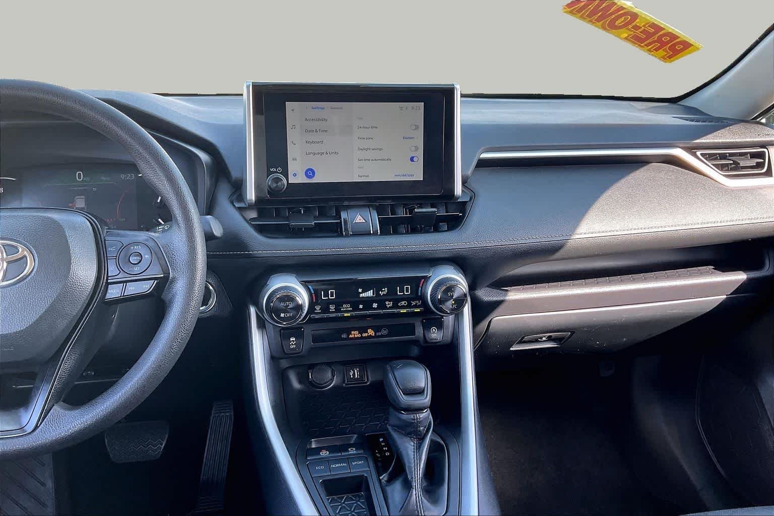 Used 2025 Ice Cap Toyota XLE image 7