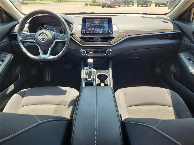 Used 2024 Super Black Nissan 2.5 SV image 10