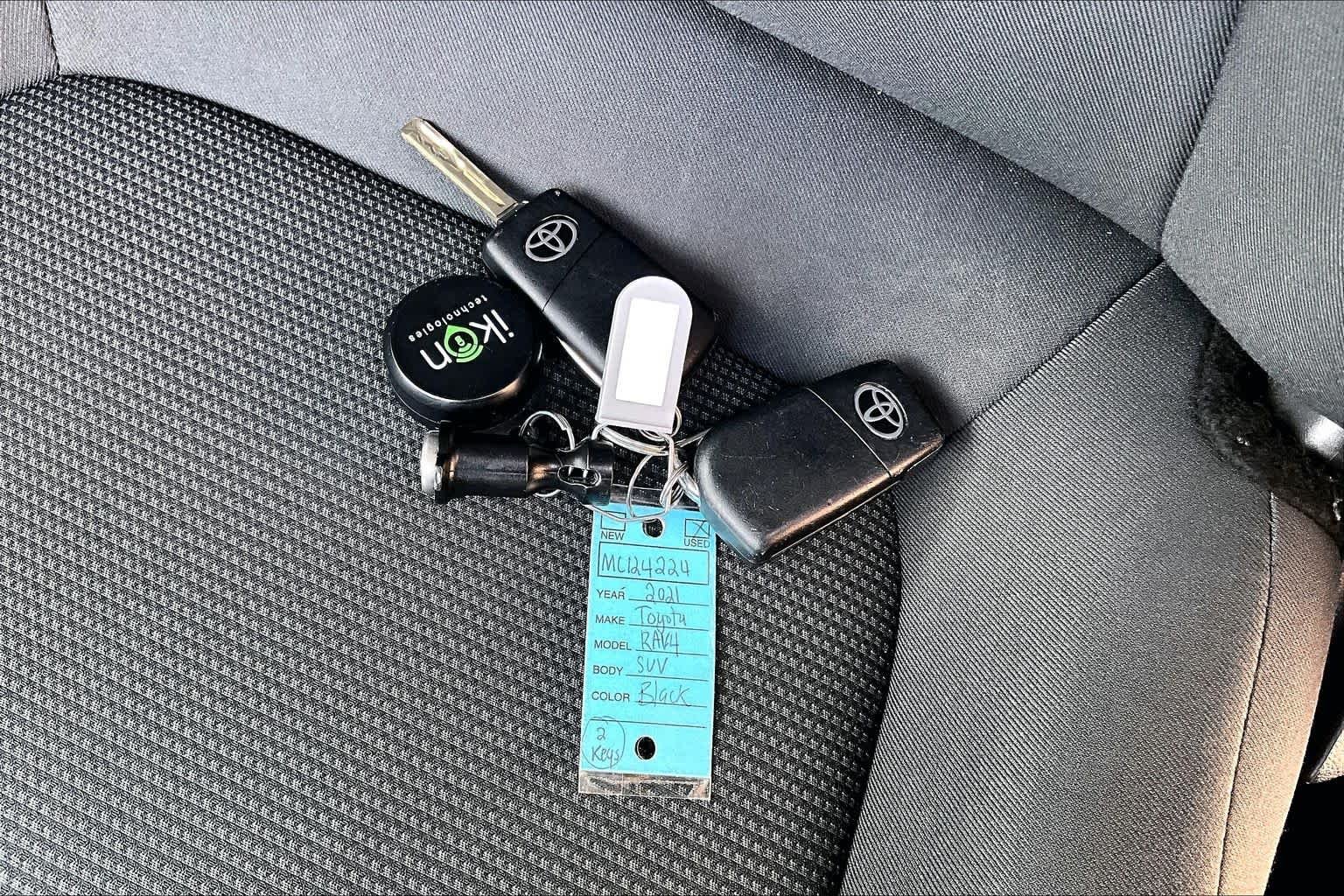 Used 2021 Midnight Black Metallic Toyota LE image 15
