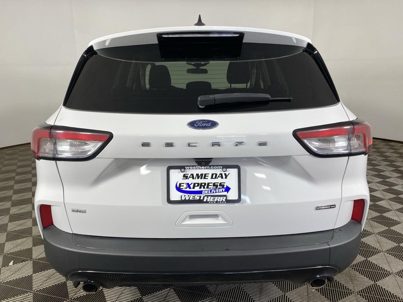 Used 2022 Oxford White Ford SE Hybrid image 6