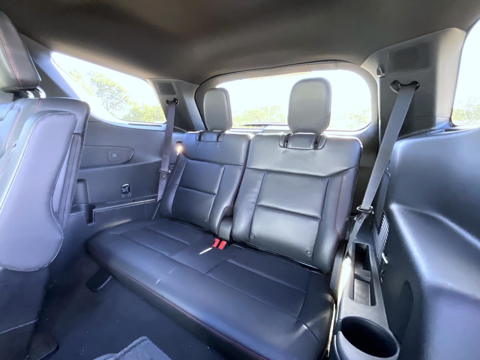 New 2027 Star White Metallic Tri-Coat Ford ST-Line image 23