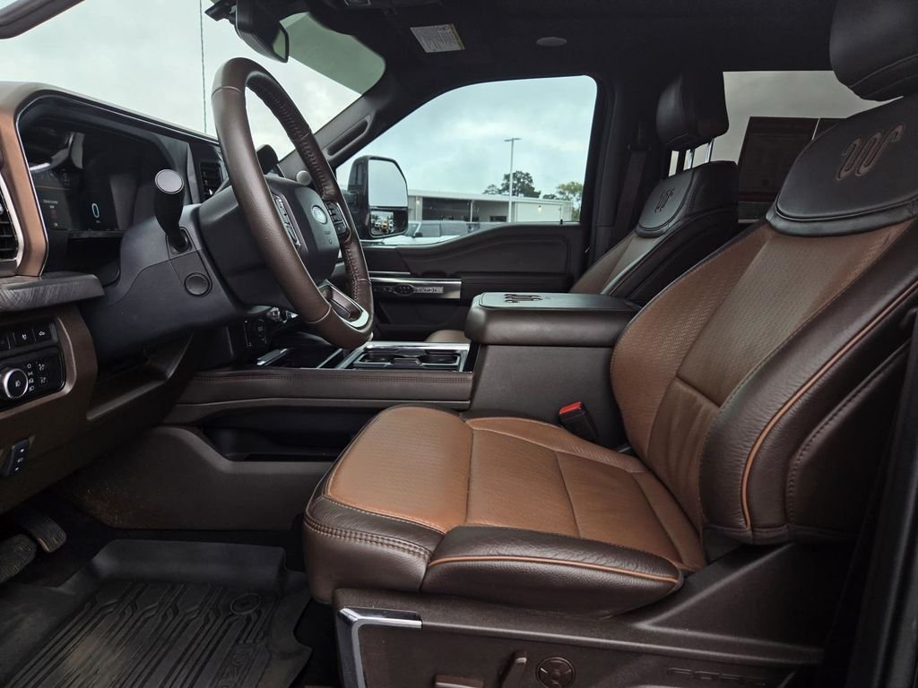 Used 2024 Agate Black Metallic Ford King Ranch image 13