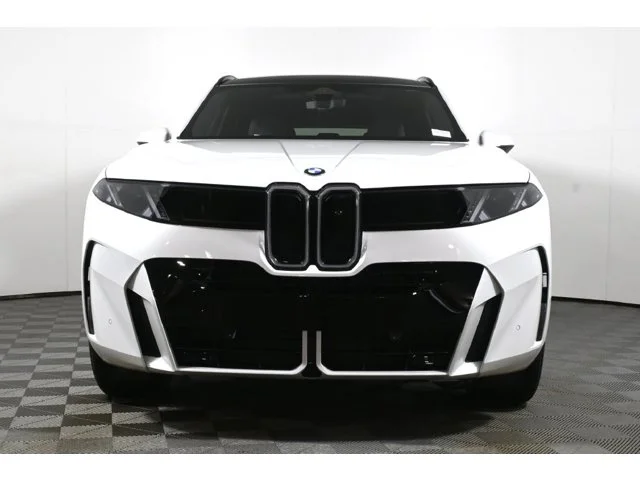 New 2027 Mineral White Metallic BMW 40 xDrive image 10