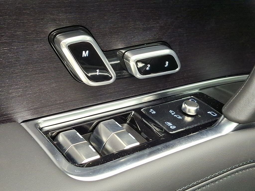 New 2026 Carpathian Grey Land Rover SE image 20