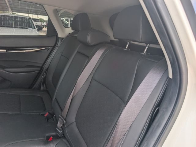 Used 2022 White Kia EX image 28