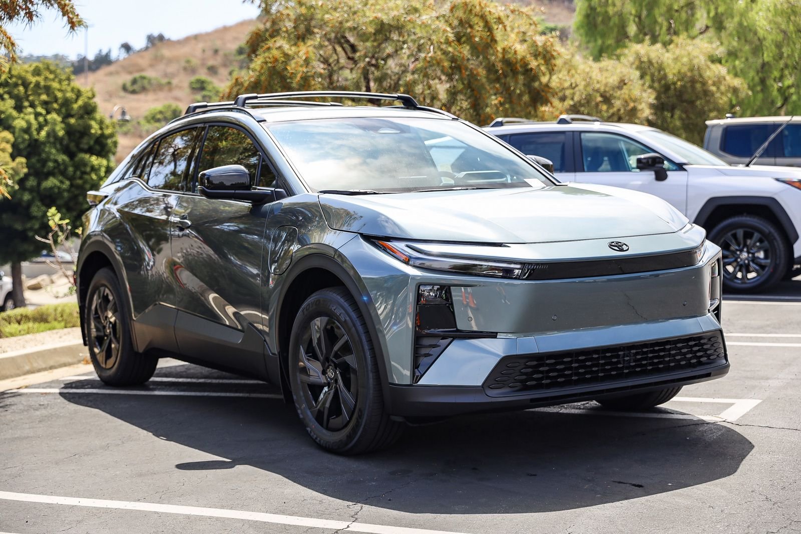 New 2026 Overcast Toyota  SE image 3