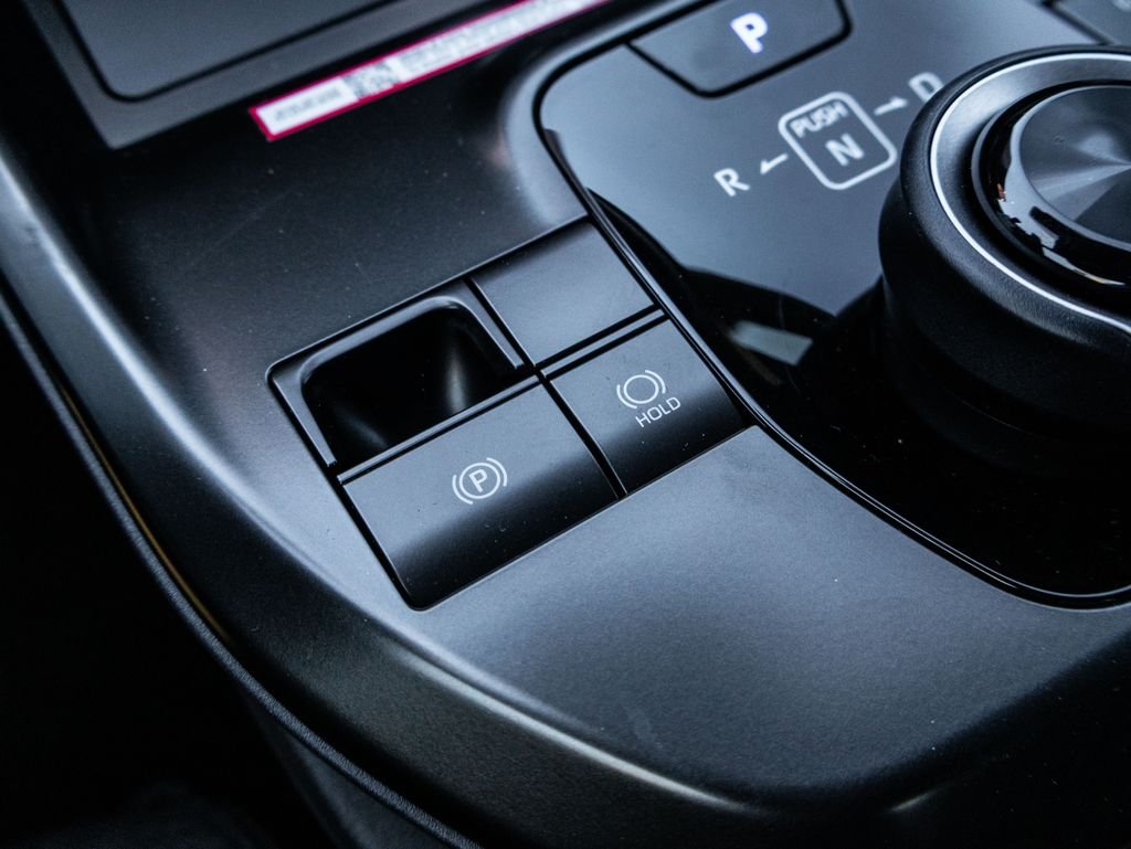 2026 Toyota C-HR SE - Photo 24