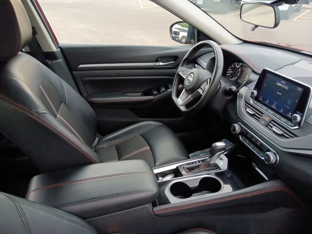 Used 2025 Scarlet Ember Nissan 2.5 SR image 34