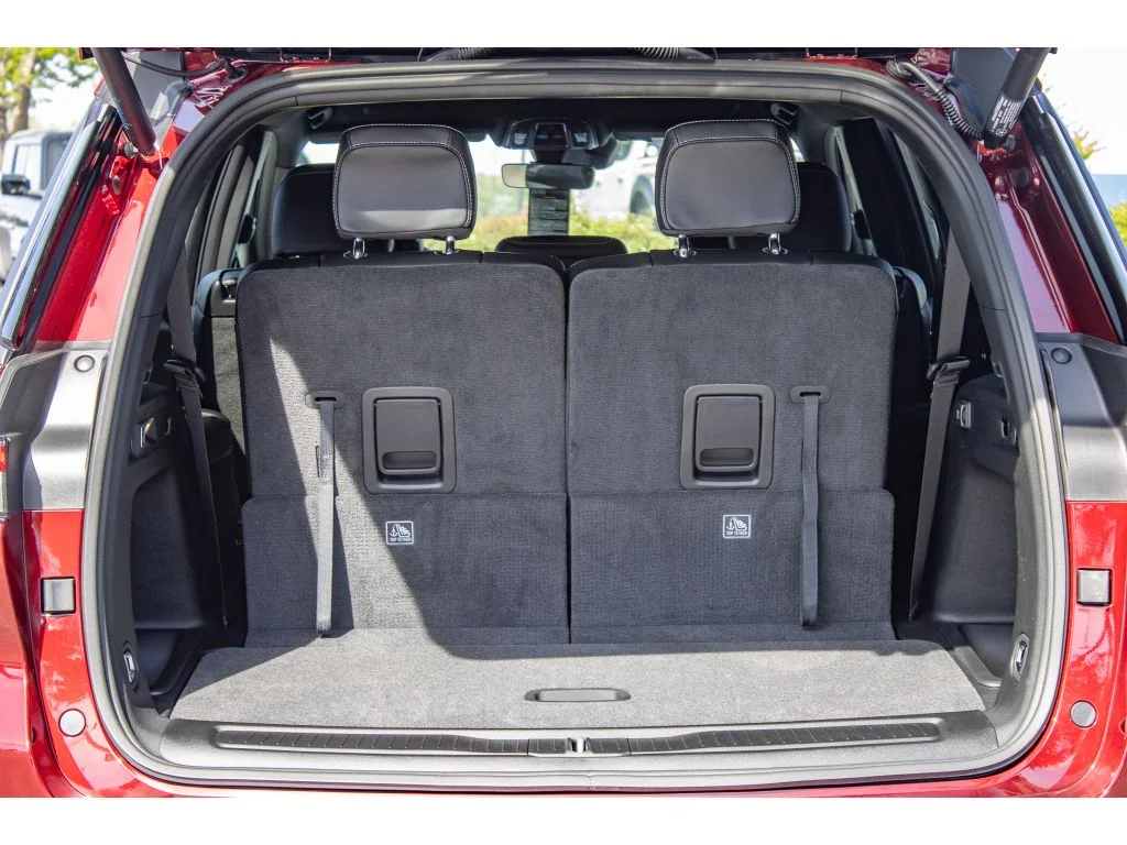 New 2026 Velvet Red Pearlcoat Jeep Laredo Altitude image 12