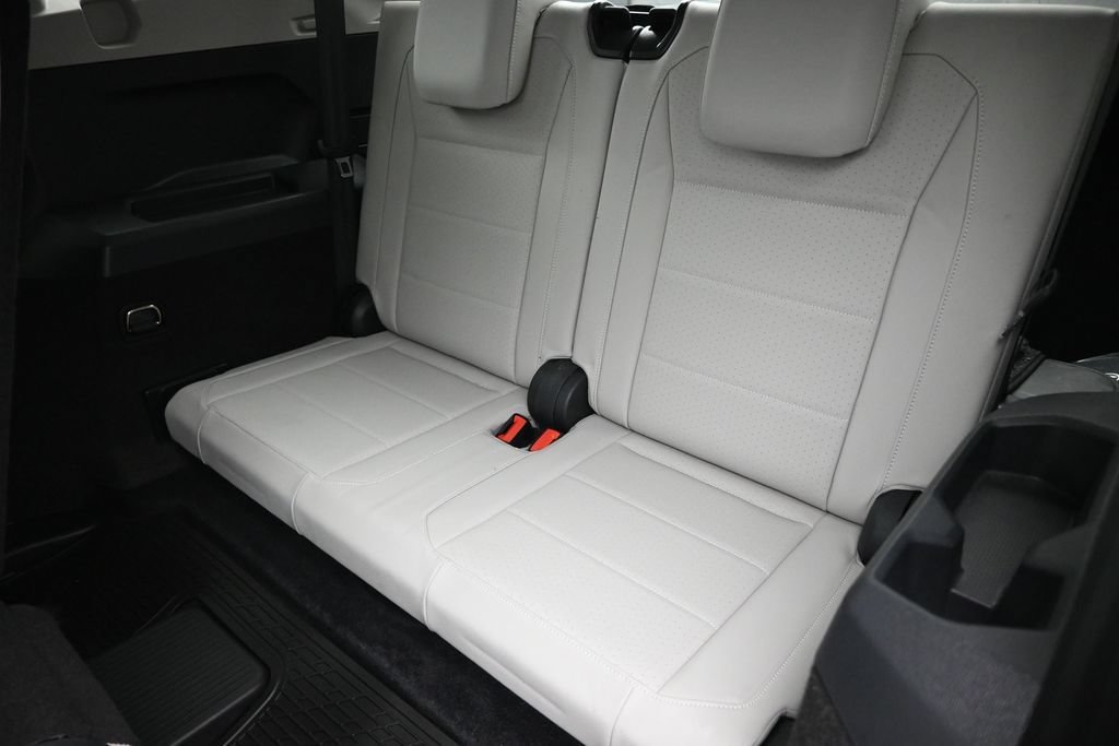 Used 2021 White Volkswagen 2.0T SEL image 20