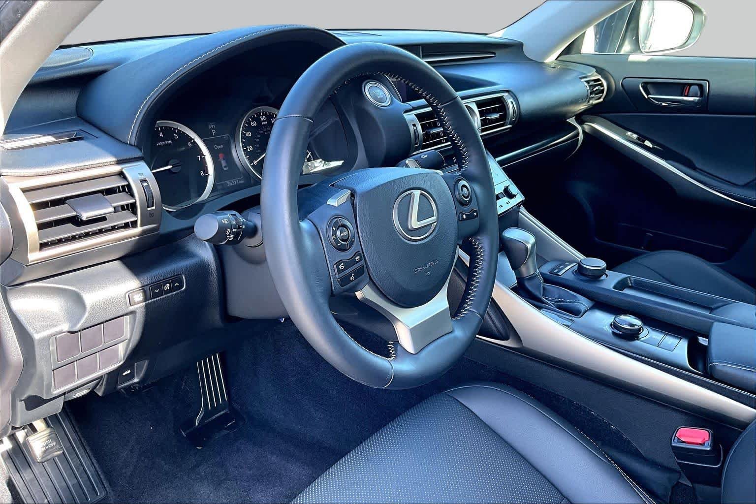 Used 2014 Nebula Gray Pearl Lexus  image 16