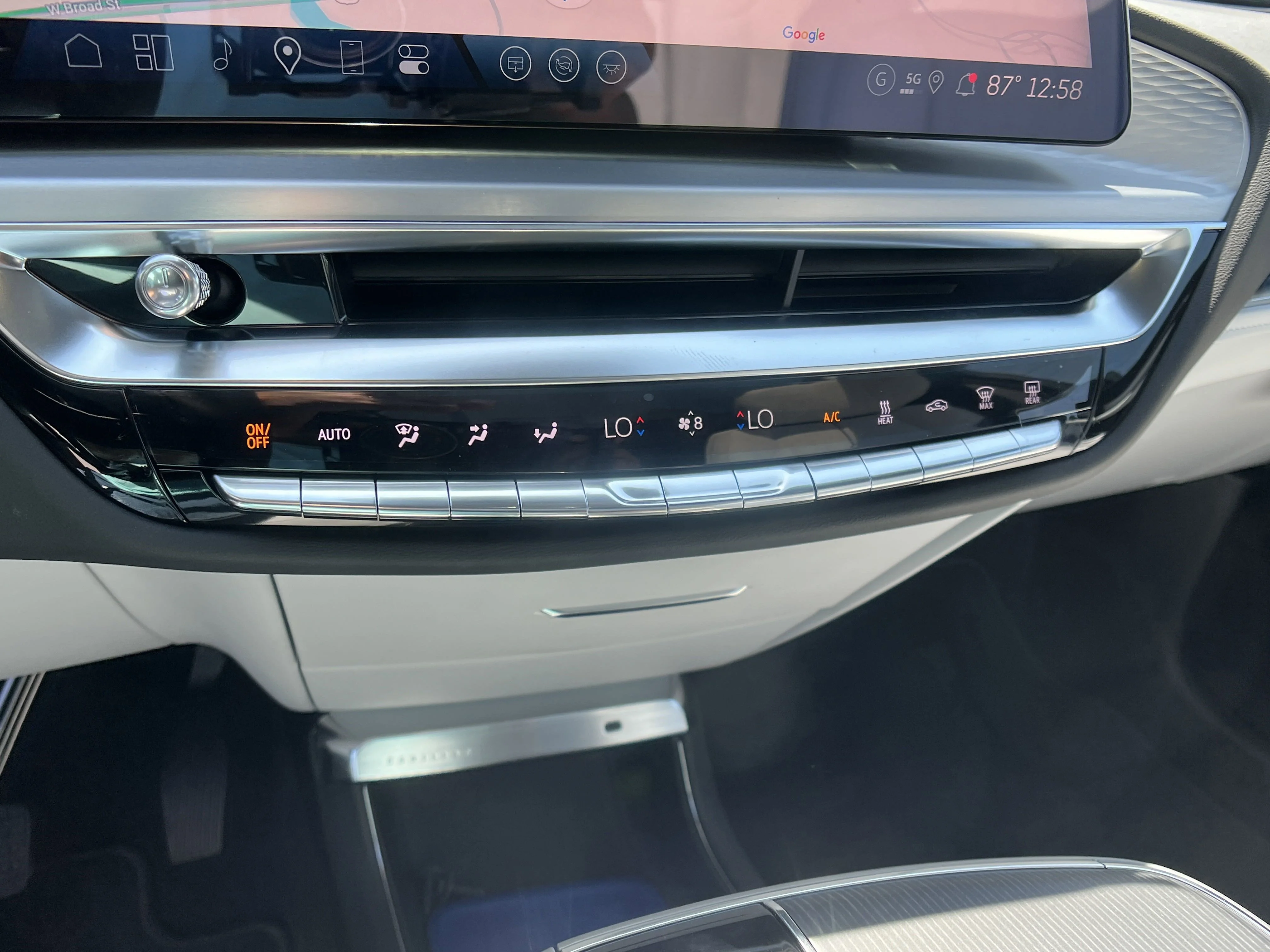 2025 Cadillac LYRIQ Luxury 1 - Photo 29