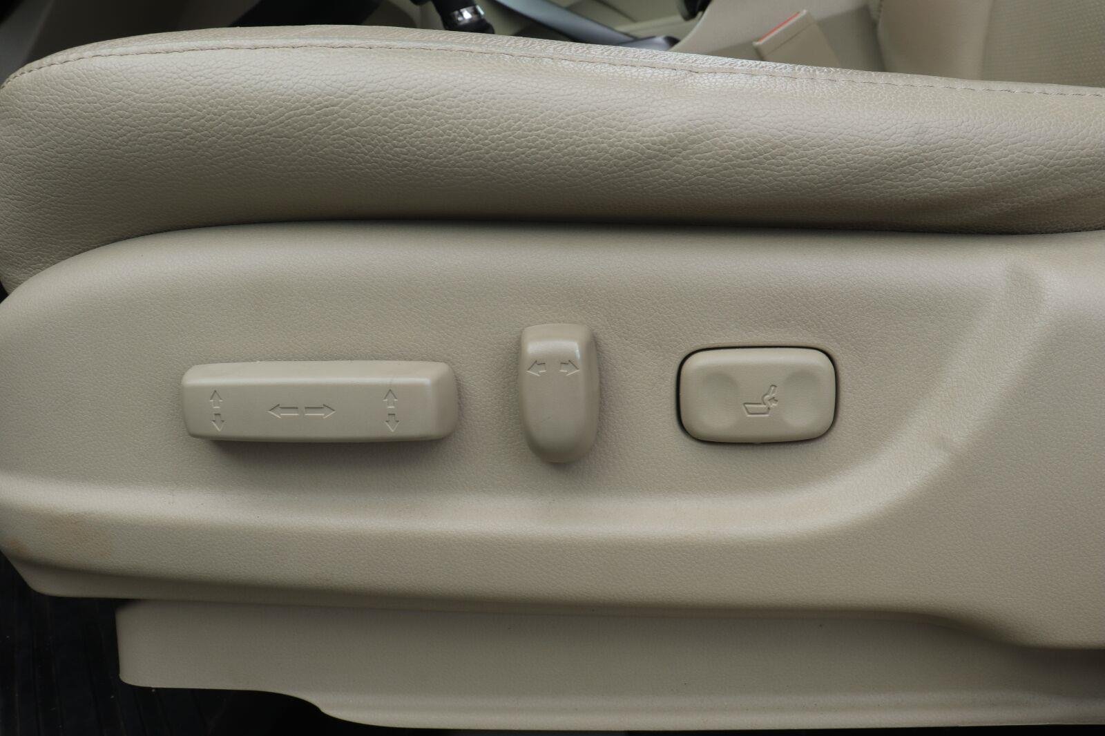 Used 2015  Acura Tech Pkg image 23