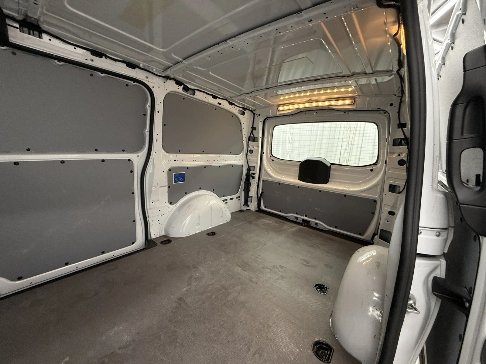 Used 2022 Arctic White Mercedes-Benz  image 13