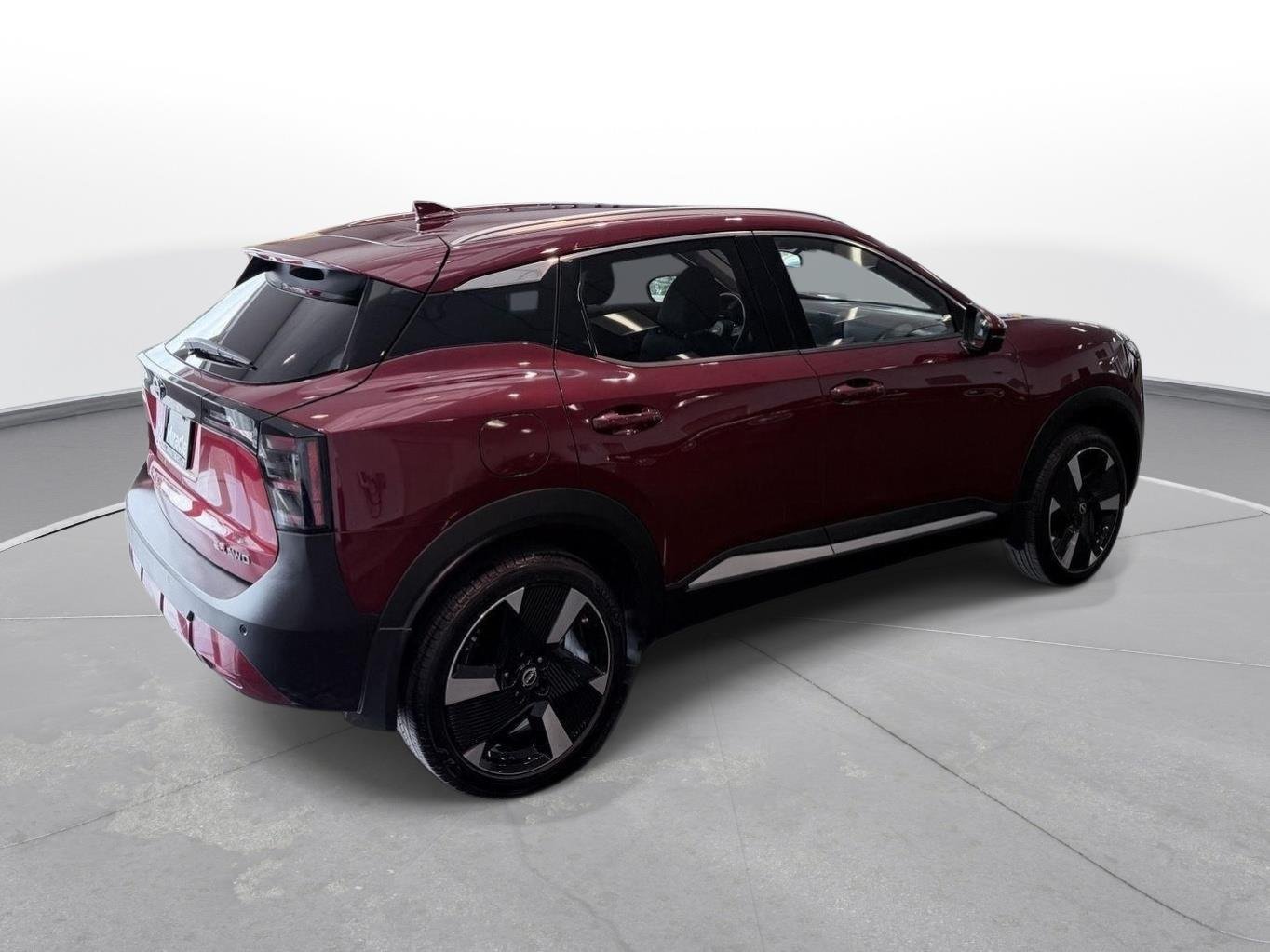Used 2025 Scarlet Ember Tintcoat Nissan SR image 10