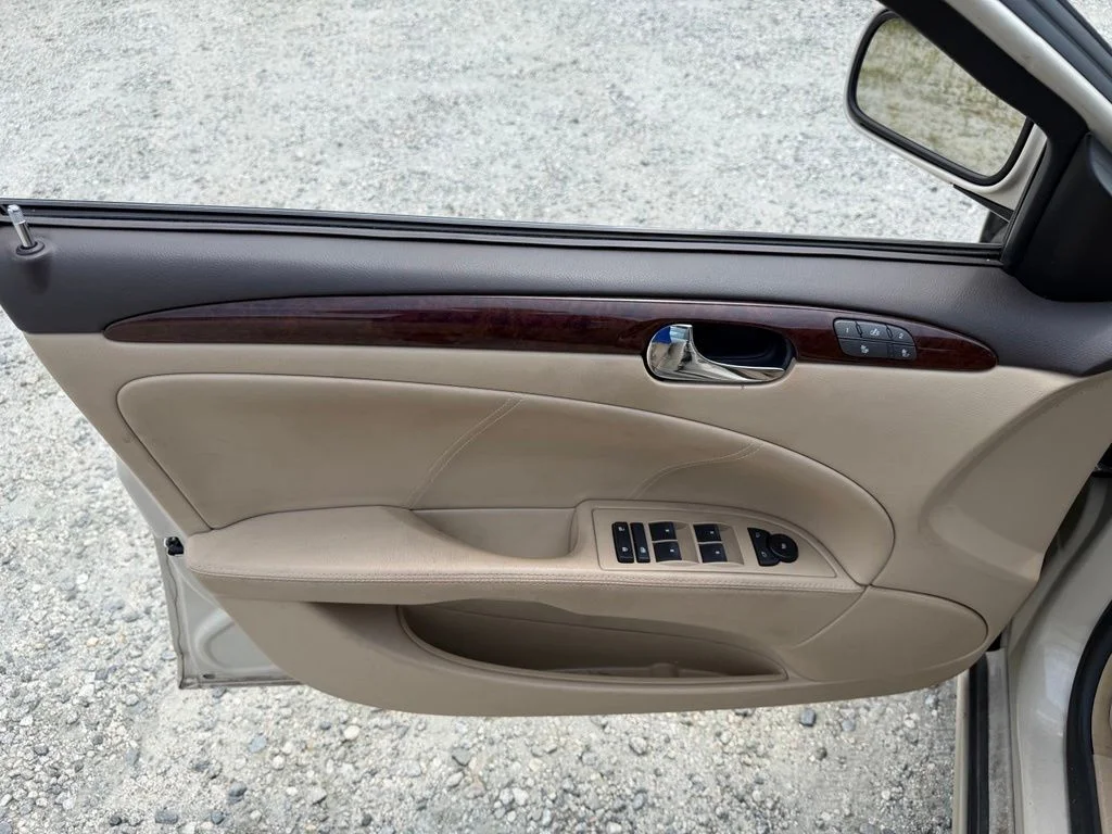 Used 2011 Beige Buick CXL image 23