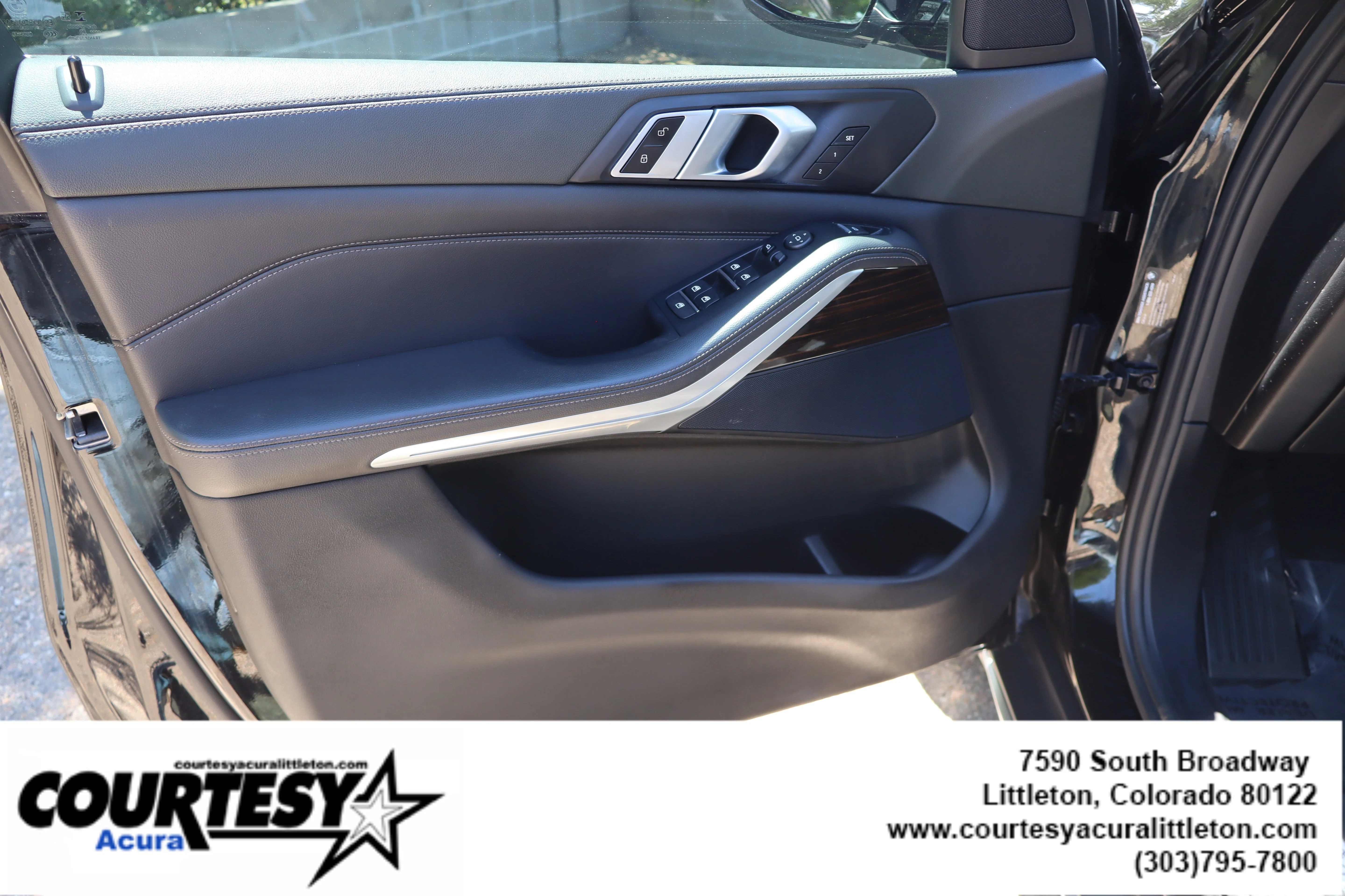 Used 2020 Jet Black BMW xDrive40i image 24