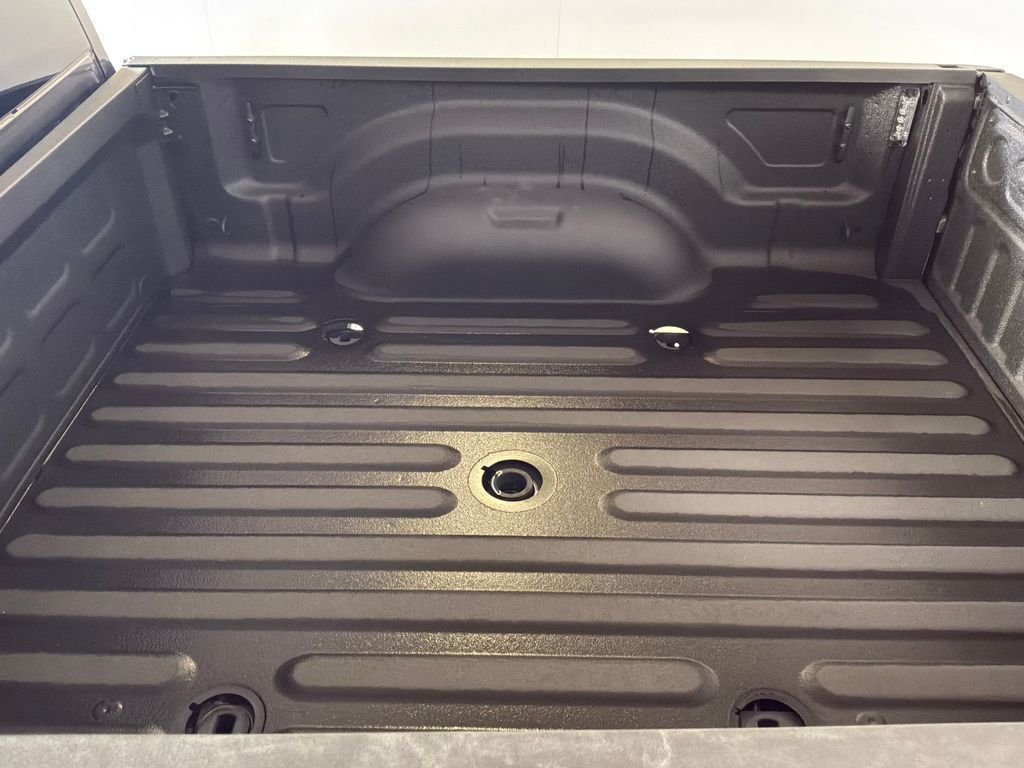 New 2026 Granite Crystal Metallic Clear-Coat Exterior Paint RAM Laramie image 16
