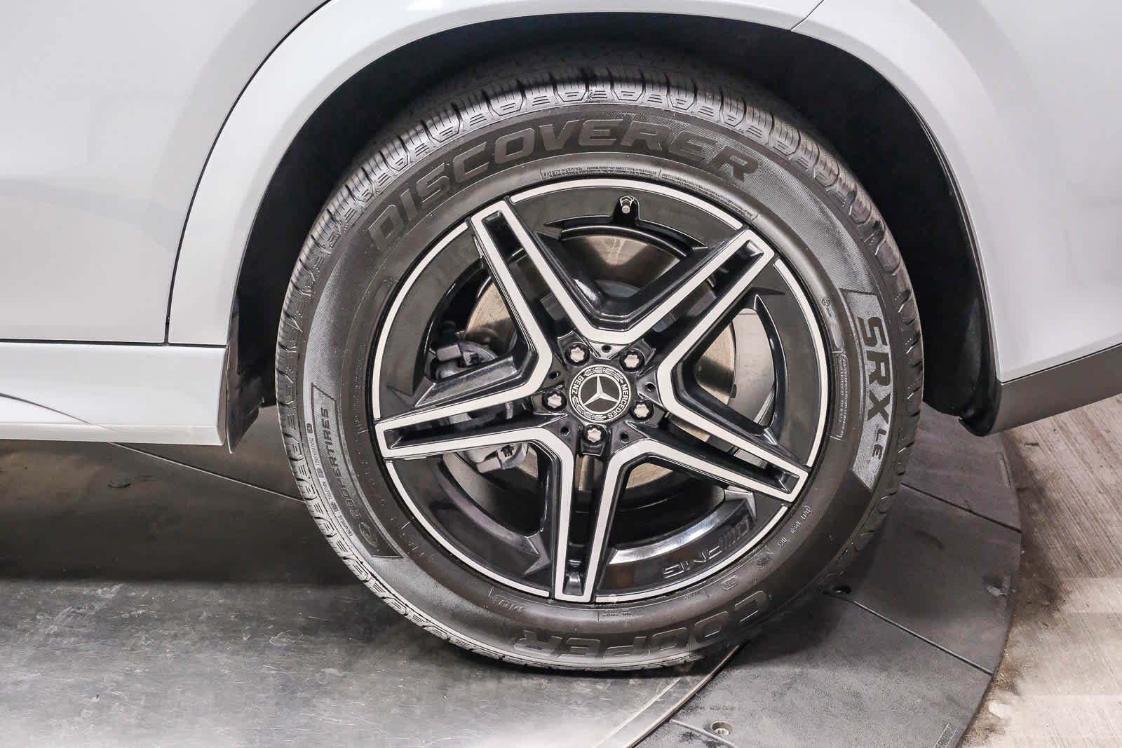 Certified Used 2025 MANUFAKTUR Alpine Grey Mercedes-Benz GLE 350 image 9