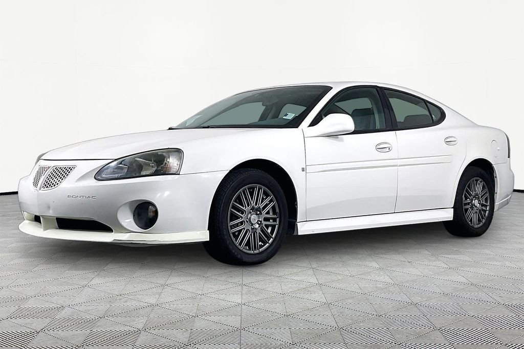 Used 2007 White Pontiac Base image 1