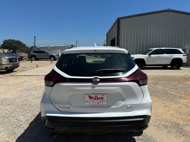 Used 2023 White Nissan SR image 12