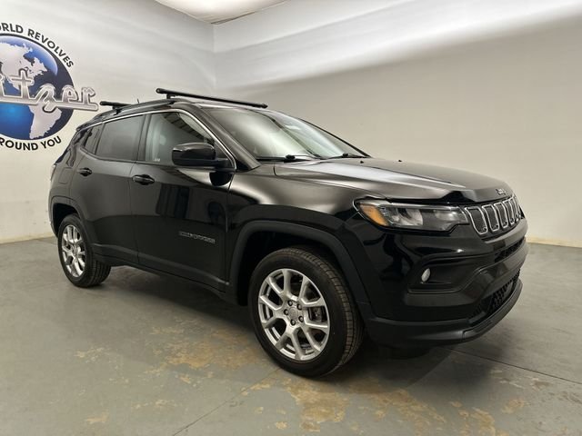 Used 2022 Black Jeep Latitude Lux image 13