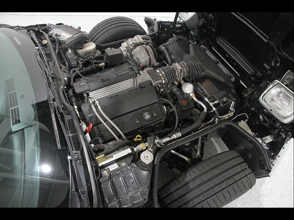 Used 1996  Chevrolet Base image 20