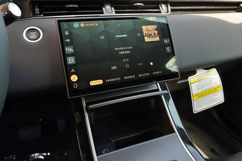 New 2026 Fuji White Land Rover S image 18