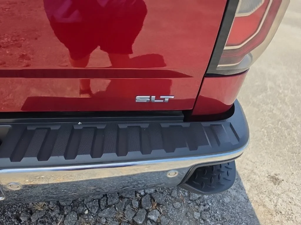 Used 2018 RED QUARTZ TINTCOAT GMC SLT image 8