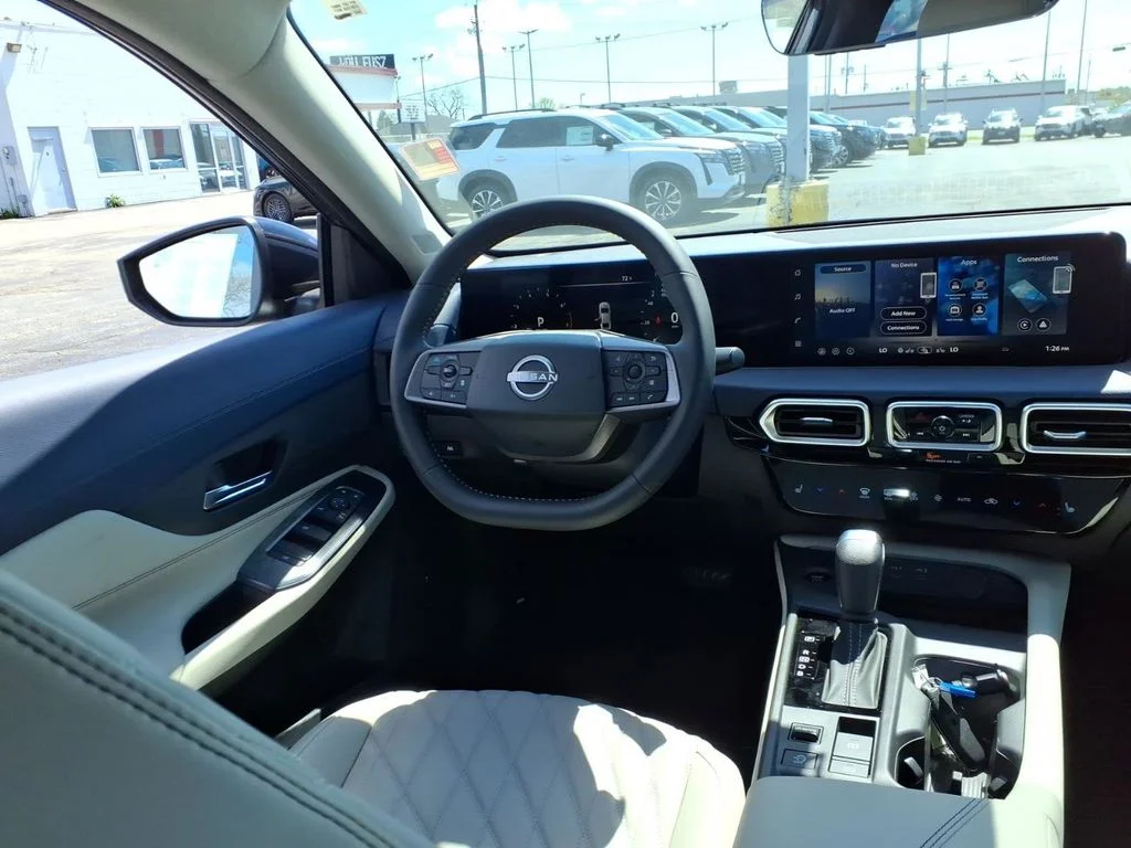 New 2026 Everest White Pearl TriCoat / Super Black Two-tone Nissan Platinum image 6