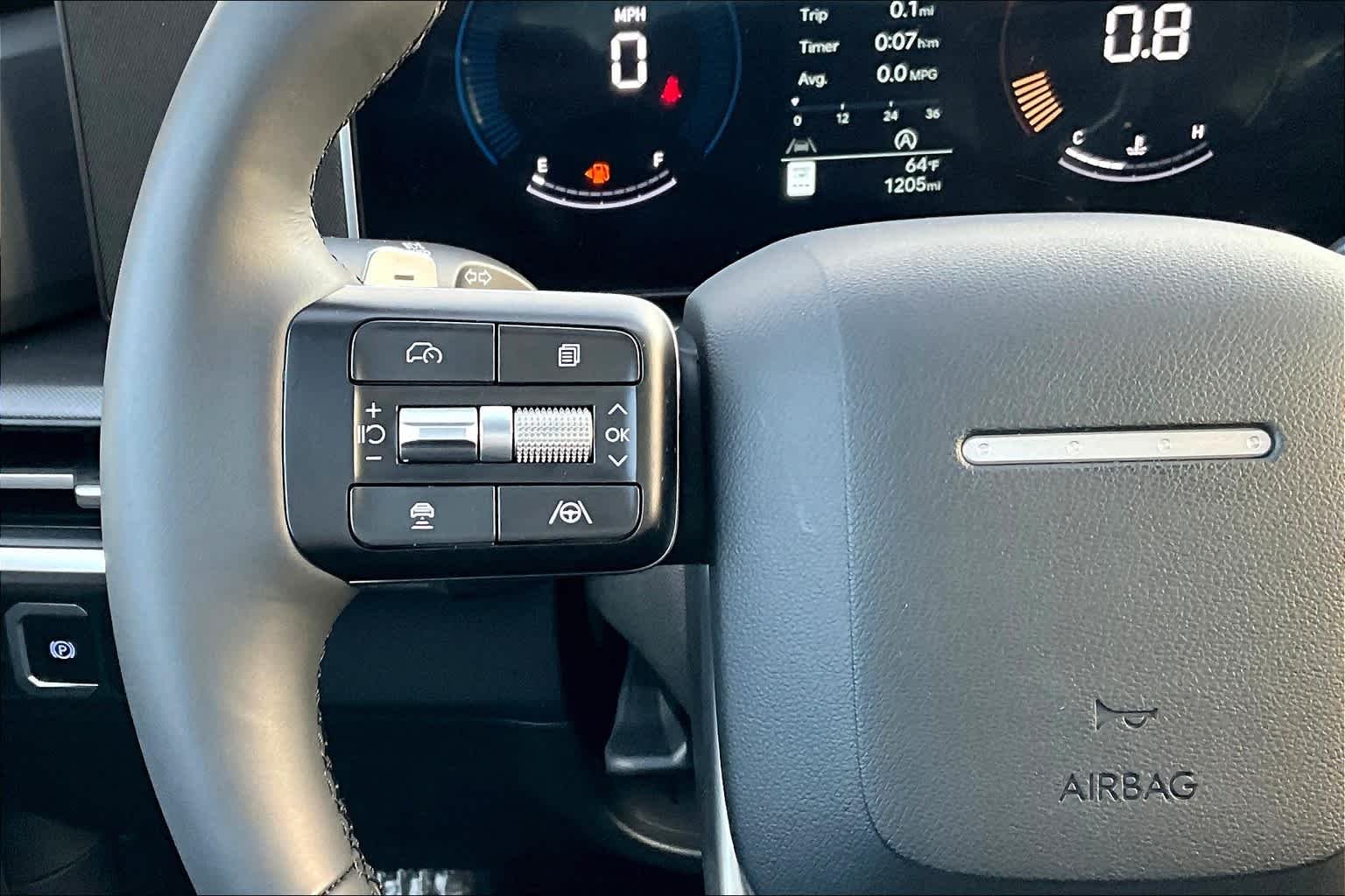 Used 2024 Shimmering Silver Hyundai SE image 23