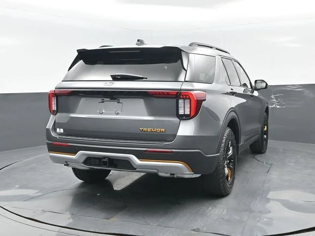 New 2026 Carbonized Gray Metallic Ford Tremor® image 22