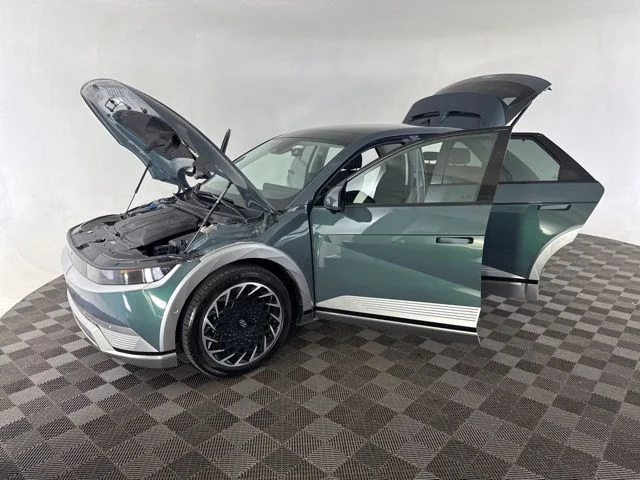 Used 2024 Green Hyundai Limited image 13