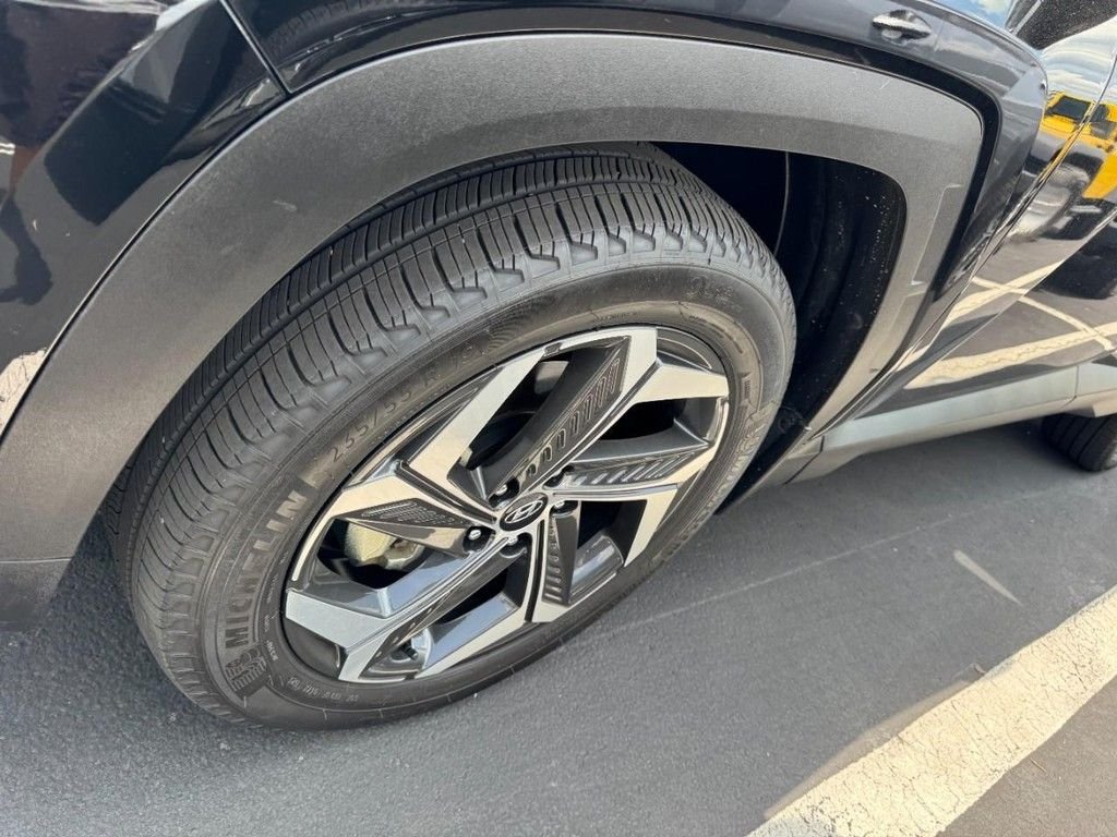 Used 2023 Black Hyundai Limited image 4