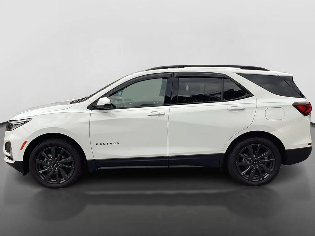 Used 2022 Summit White Chevrolet RS image 8
