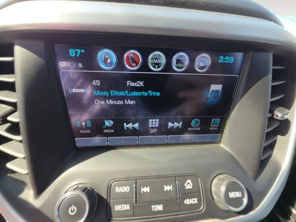 Used 2017 QUICKSILVER METALLIC GMC SLT image 15