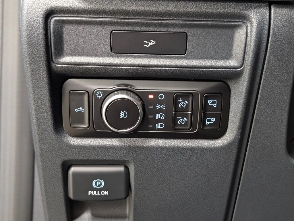 New 2026 Agate Black Metallic Ford XLT image 14